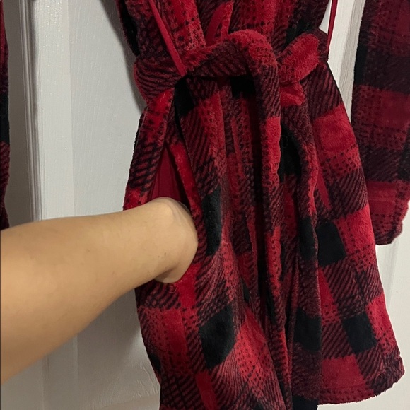 Red and Black Plaid Robe - Picture 2 of 6